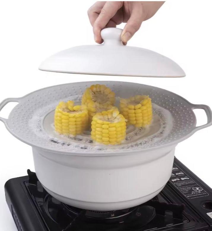 Silicone spill-proof pot lid